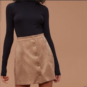 Aritzia Wilfred Tan Faux Suede Button Up skirt - size 4